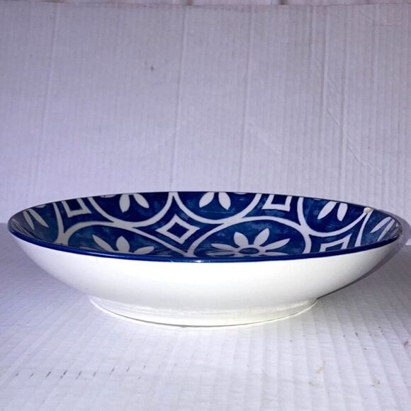 MAINSTAYS Soup Salad Bowl Blue on White Background Geometric Design 9.25 inches - Picture 5 of 8